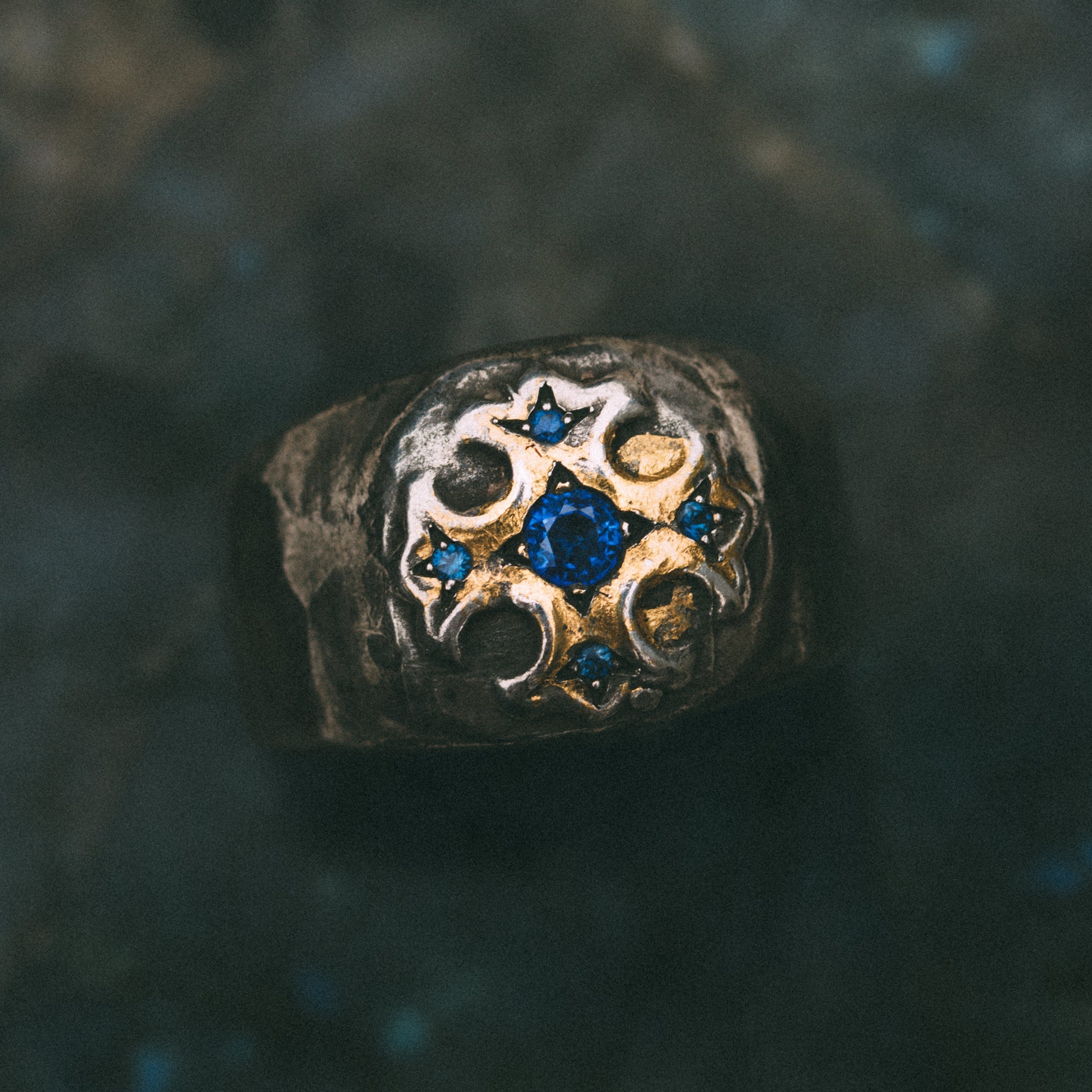 True Cross with accent Sapphire - Machinations