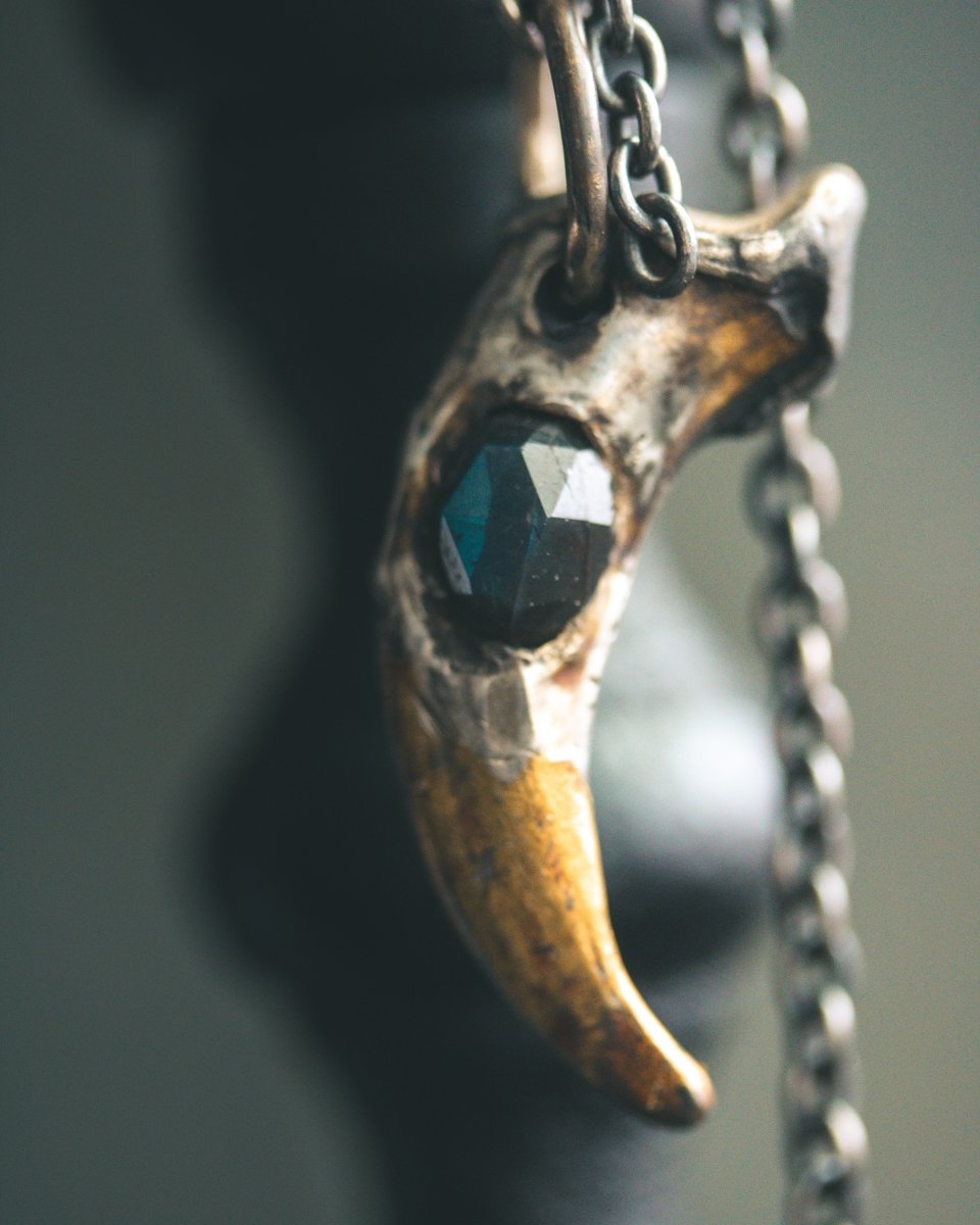 Wolf Claw Pendant with Labradorite – Sterling Silver & 23.5K Gold | Talisman of Shadow, Vision & Sacred Protection - Machinations