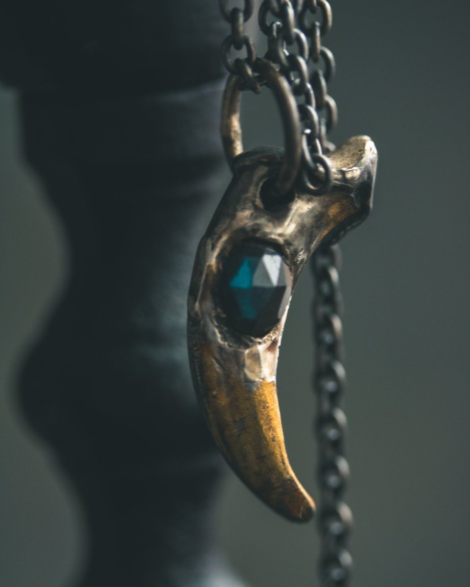 Wolf Claw Pendant with Labradorite – Sterling Silver & 23.5K Gold | Talisman of Shadow, Vision & Sacred Protection - Machinations