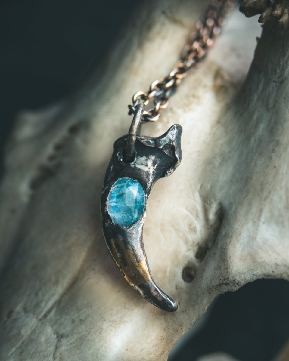 Wolf Claw Pendant with Moonstone: Symbol of Guardianship, Intuition, and Inner Balance - Machinations