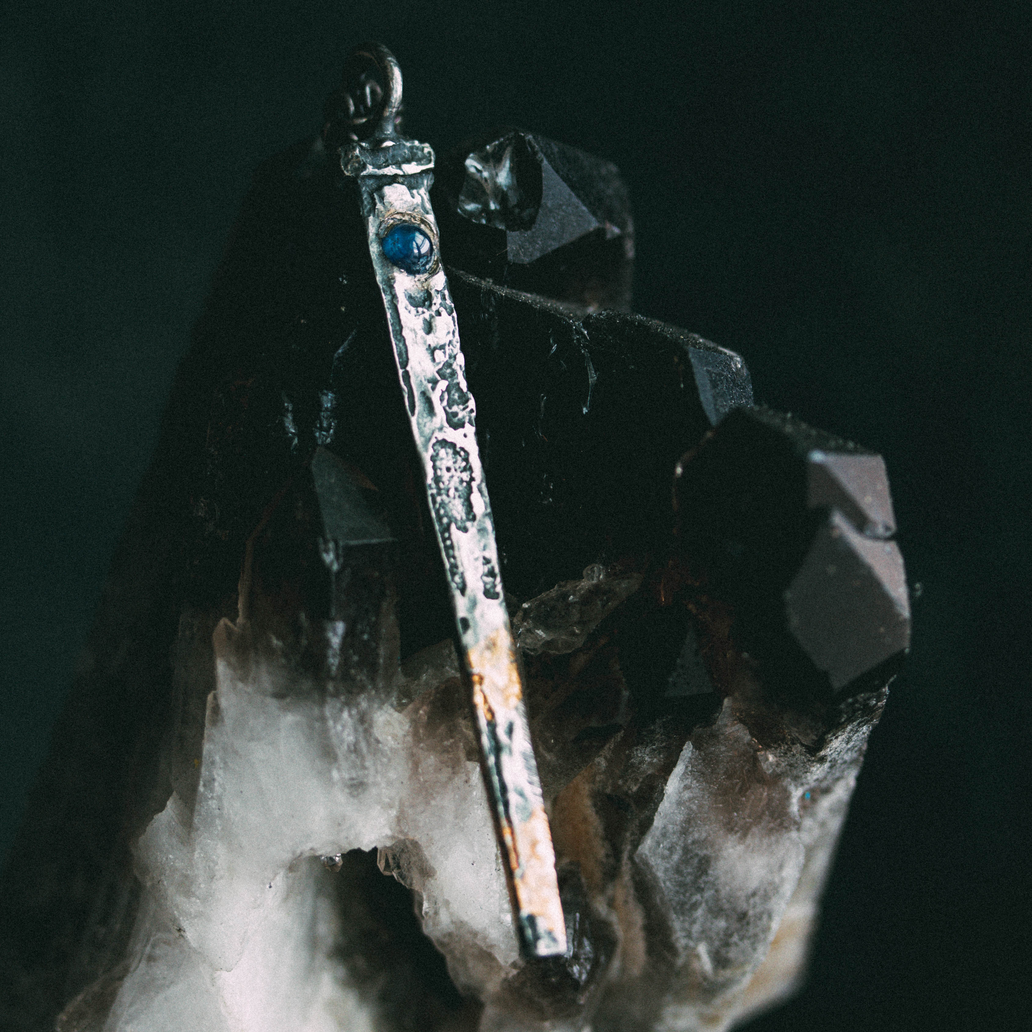 Coffin Nail Sapphire Pendent