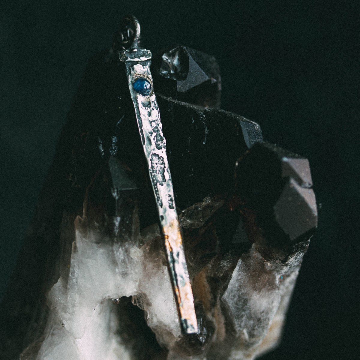 Coffin Nail Sapphire Pendent - Machinations